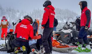 Salvamontiștii din Poiana Brașov, record de intervenții. Câte cazuri au gestionat într-o singură zi