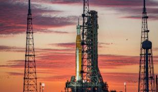 Misiunea Artemis 2, întârziată din cauza unor probleme tehnice. Racheta, dată jos de pe rampă