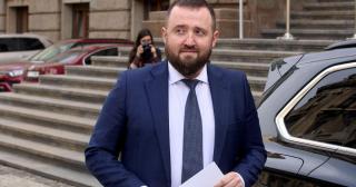 Voineag propune ca un AI să judece jurisprudenţa. Inteligenţa Artificială, antrenată de procurori