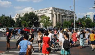 Sondaj INSCOP: Doar 3 din 10 români cred că războiul se va încheia în 2026 printr-un acord de pace