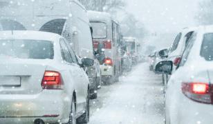 Starea traficului, 26 februarie 2026. Carosabil umed pe mai multe drumuri din ţară din cauza ninsorii