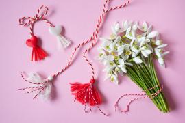 Tradiţii şi superstişii de Mărţişor. De ce le dăruim în prima zi de primăvară