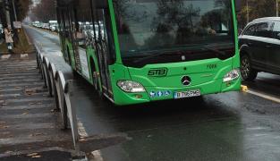 Minor de 17 ani, reținut după ce a înjunghiat un adolescent într-o stație de autobuz din Cluj-Napoca