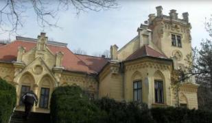 Castel abandonat din Bihor, scos la vânzare pentru un milion de euro. Poartă cu el un blestem