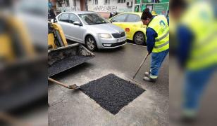 Primăria Capitalei dă startul lucrărilor de primăvară: 585 de gropi de pe 76 de artere intră în reparaţie