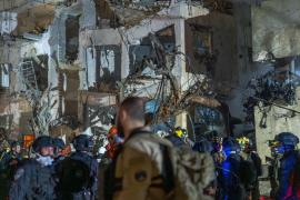 Trump avertizează Iranul să nu riposteze. 1.000 de români, prinşi între bombardamente