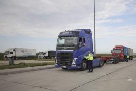 Ajutor pentru transportatori. Câţi bani vrea Guvernul să le ofere pentru a acoperi preţul motorinei