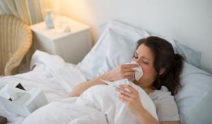 Această afecţiune asemănătoare gripei, puţin cunoscută, este în creștere. Ce trebuie să ştiţi