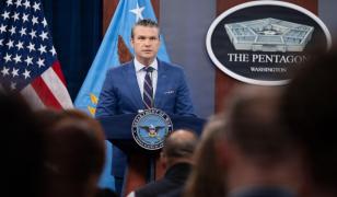 Şeful Pentagonului, în război şi cu presa. Declaraţiile făcute de Pete Hegseth din Casa Albă