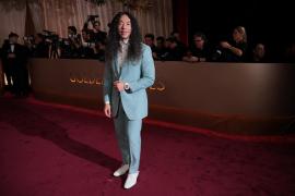 Necunoscutul dintre vedete. Omul din spatele camerei Glambot, care face show pe covorul roșu