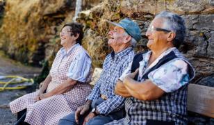 Românii mai trăiesc doar 13 ani de viaţă sănătoasă după 50 de ani - Raport OCDE