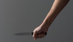 Un brăilean și-a înjunghiat soția cu un cuţit, apoi s-a automutilat. Erau în proces de divorț