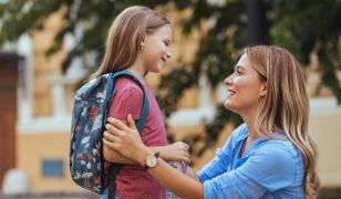 Românii muncesc printre cele mai multe ore din UE. Cine 