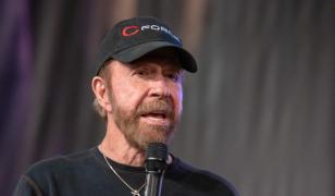 Actorul Chuck Norris, internat de urgență într-un spital din Hawaii. Ce se știe despre starea lui