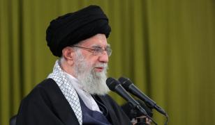 Ayatollahul Ali Khamenei gestiona un imperiu evaluat la aproximativ 100 de miliarde de dolari