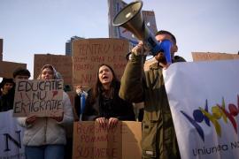 Câţi bani primeşte un student bursier în România. ANOSR anunţă cu noi proteste după îngheţarea burselor