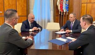 Guvernul promite un plan după creșterea record a carburanților, finalizat săptămâna viitoare