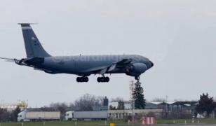 Încă un avion american Boeing KC-135 Stratotanker a ajuns la Bucureşti. Miruţă: Sunt permise până 15 aeronave
