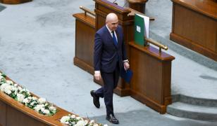 OUG carburanților, blocată. Sindicatele refuză întâlnirea cu Bolojan, dar se văd cu Grindeanu. Ce solicită