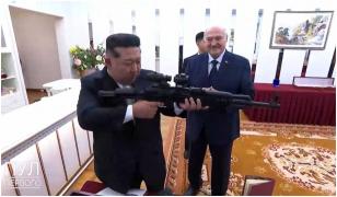 Cadoul pe care Lukașenko i l-a făcut lui Kim Jong Un pentru "a se apăra de duşmani"