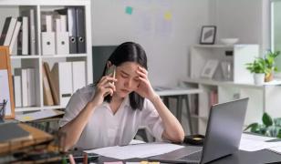 Studiu: Stresul la locul de muncă atinge cote alarmante. Doar 27% dintre angajați se declară fericiți