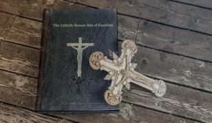 Creştere spectaculoasă a cererii de exorcişti: "Oamenii de astăzi nu cred că acțiunile lor au consecințe"