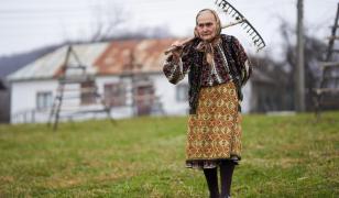 Munca din gospodărie poate aduce pensie și asigurare medicală. Cine poate primi banii