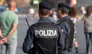 Elev de 17 ani, acuzat că ar fi plănuit un masacru într-o școală din Italia. Adolescentul a fost reţinut