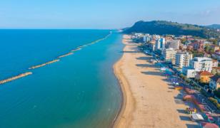 Adio fumatului pe plajă. Amenzi de 500 € într-o destinație iubită de români