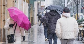 Cod galben de vânt în mai multe regiuni din ţară. Cum va fi vremea în Bucureşti