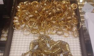 Captură de 6 kilograme de aur şi diamante, în Călăraşi. ANAF a predat tot aurul Trezoreriei