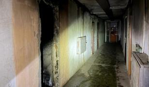 50 de persoane evacuate din cauza unui incendiu izbucnit într-un bloc din Petrila