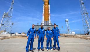 Americanii s-au instalat pe Cocoa Beach și așteaptă cu sufletul la gură lansarea misiunii istorice Artemis 2