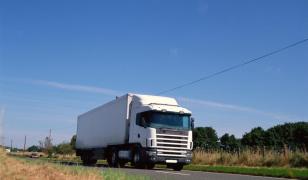 15 şoferi de TIR au furat 3.700 litri de carburant şi l-au vândut la negru. Cum funcţiona reţeaua din Italia