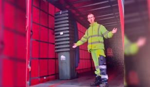 A vrut să fie gunoier de mic, dar a fost respins de trei ori după 9 luni de muncă gratis