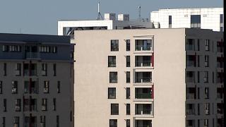 Tânăr din Galaţi, reţinut după ce ar fi făcut experimente chimice în bloc. Ce avea în apartament