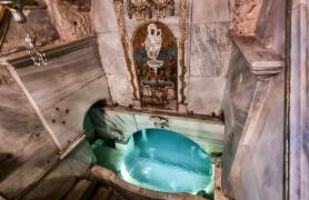 Izvorul Tămăduirii 2026. Sărbătoarea închinată Maicii Domnului și tradiția apei sfințite