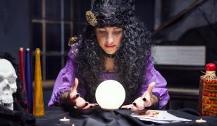 Rusia se orientează spre vrăjitorie şi misticism în vremurile de criză: "Mă contactează și sunt mulți"