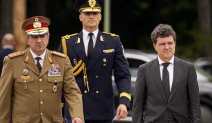 O persoană a anunţat o strângere de fonduri pentru asasinarea lui Nicuşor Dan, pe Facebook. Poliţia, în alertă