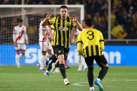 Răzvan Marin a marcat pentru AEK, dar Rayo Vallecano s-a calificat în semifinalele Conference League