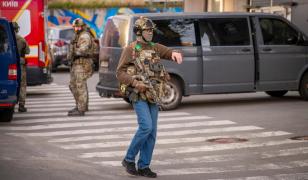 Cel puţin 5 morţi într-un atac armat la Kiev. Presupusul autor, ucis în operațiune