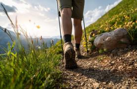 Un turist bulgar a murit după ce a fost lovit de fulger pe un munte. Prietenul său a fost rănit