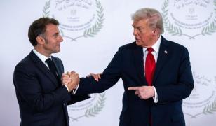 "E maltratat de soţie". Trump îl ironizează pe Macron după refuzul de a se alătura deblocării Ormuzului