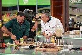 Jurații sparg diseară bombele câștigate, iar Chef Richard lovește bancurile adverse cu amuleta