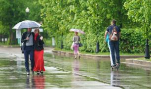 ANM schimbă radical prognoza pentru minivacanţa de 1 Mai. Frig şi ploi în mai multe judeţe