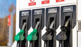 A treia zi de scumpiri mari în toate benzinăriile. Stațiile unde motorina e încă sub 9 lei