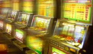 Brăila interzice păcănelele. Decizia, luată în Consiliul Local în unanimitate