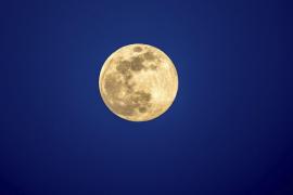 Luna plină din 1 mai 2026, spectacol şi semnificaţii 