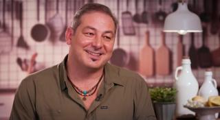 Chefi la cuțite, sezonul 17. Sorin Mihailovici, travelerul care a cucerit jurații: "Călătoresc 11 luni pe an"