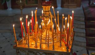 Când se ia lumină în 2026. La ce oră începe slujba de Înviere la biserici